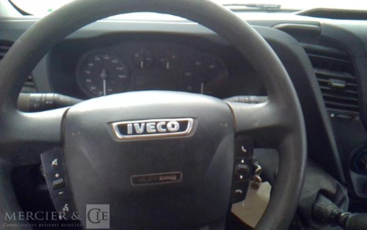 IVECO 35-120 BENNE SIMPLE CABINE COFFRE ROUGE EW-452-WV