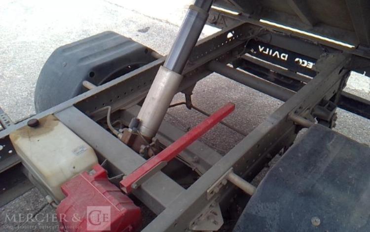 IVECO 35-120 BENNE SIMPLE CABINE COFFRE ROUGE EW-452-WV