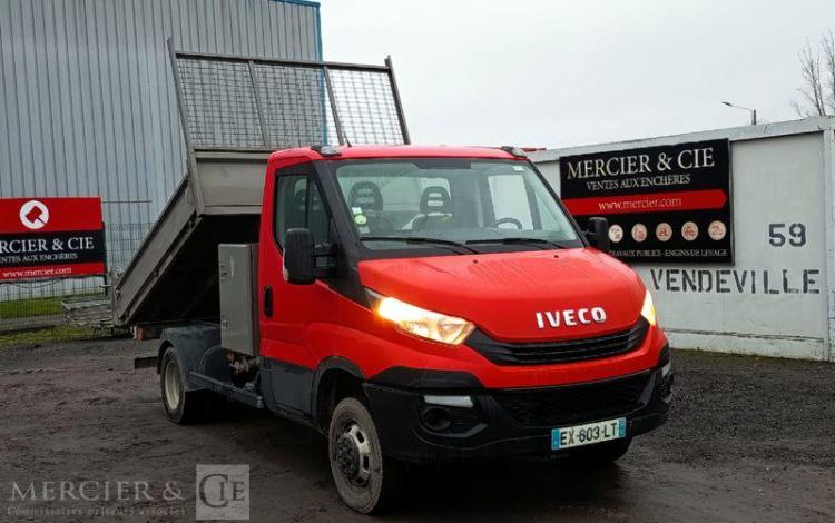 IVECO DAILY 35C12 BENNE AVEC COFFRE ACIER DIESEL – 156826 KMS – ANNEE 2018 ROUGE EX-603-LT