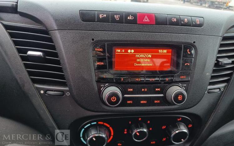 IVECO DAILY 35C12 BENNE AVEC COFFRE ACIER DIESEL – 156826 KMS – ANNEE 2018 ROUGE EX-603-LT