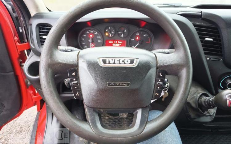 IVECO DAILY 35C12 BENNE AVEC COFFRE ACIER DIESEL – 156826 KMS – ANNEE 2018 ROUGE EX-603-LT