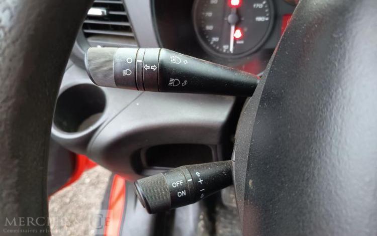 IVECO DAILY 35C12 BENNE AVEC COFFRE ACIER DIESEL – 156826 KMS – ANNEE 2018 ROUGE EX-603-LT