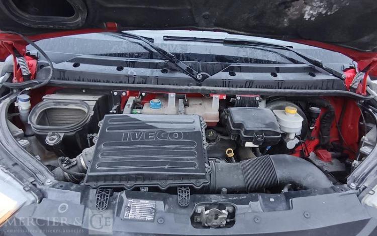 IVECO DAILY 35C12 BENNE AVEC COFFRE ACIER DIESEL – 156826 KMS – ANNEE 2018 ROUGE EX-603-LT