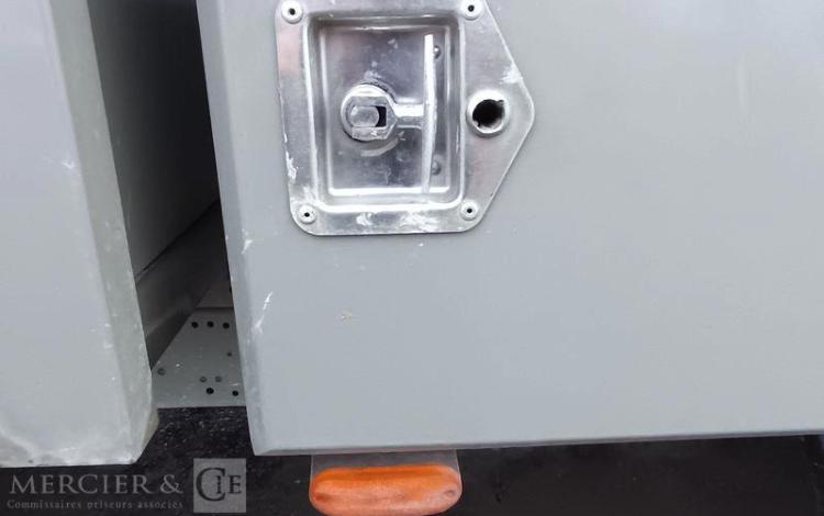 IVECO DAILY 35C12 BENNE AVEC COFFRE ACIER DIESEL – 156826 KMS – ANNEE 2018 ROUGE EX-603-LT