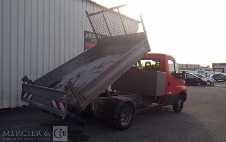 IVECO 35S12 BENNE SIMPLE CABINE COFFRE  EX-857-TN