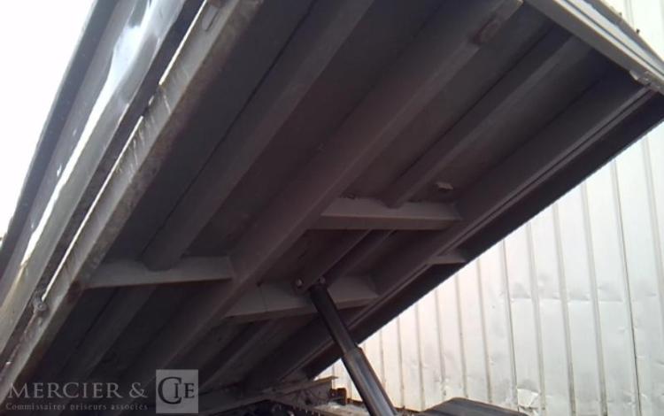 IVECO 35-120 BENNE SIMPLE CABINE COFFRE  EY-135-MK