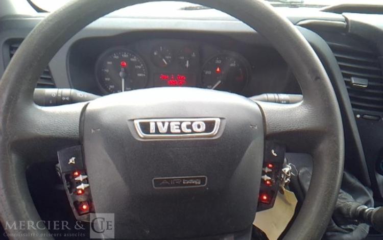 IVECO 35-120 BENNE SIMPLE CABINE COFFRE  EY-135-MK