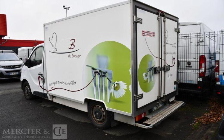 RENAULT TRAFIC BLANC EZ-626-EW