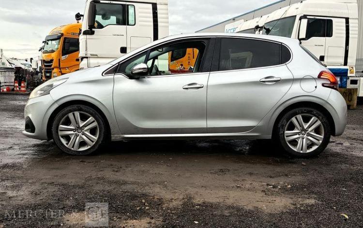 PEUGEOT 208 I PHASE 2 5 PPORTES 1.5 BLUE HDi BVM6 S&S 100 CV – DIESEL – ANNE 2018 GRIS FB-790-WX