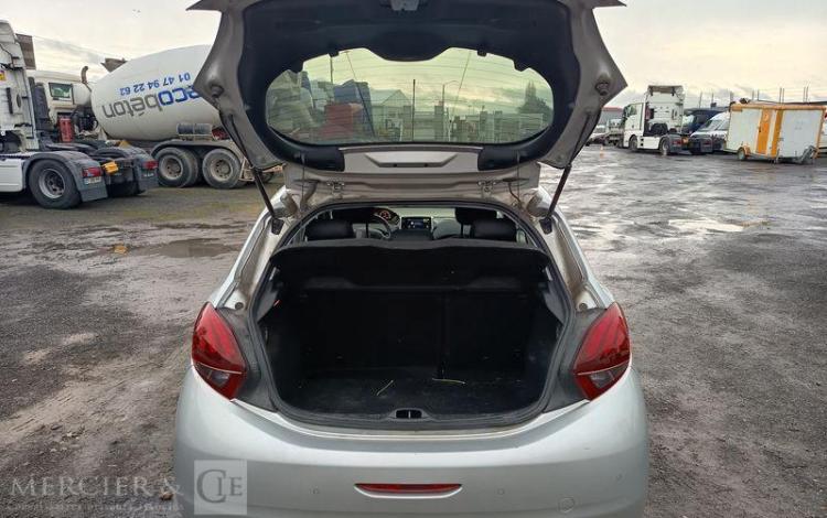 PEUGEOT 208 I PHASE 2 5 PPORTES 1.5 BLUE HDi BVM6 S&S 100 CV – DIESEL – ANNE 2018 GRIS FB-790-WX