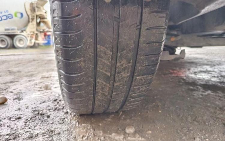 PEUGEOT 208 I PHASE 2 5 PPORTES 1.5 BLUE HDi BVM6 S&S 100 CV – DIESEL – ANNE 2018 GRIS FB-790-WX