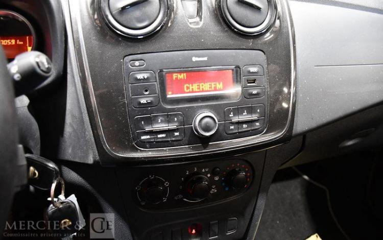 DACIA SANDERO 0,9 TCE 90 AMBIANCE GRIS FB-976-CD
