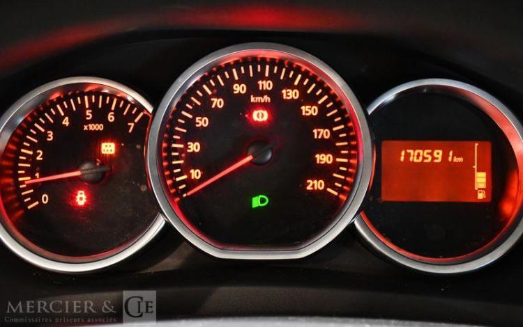 DACIA SANDERO 0,9 TCE 90 AMBIANCE GRIS FB-976-CD