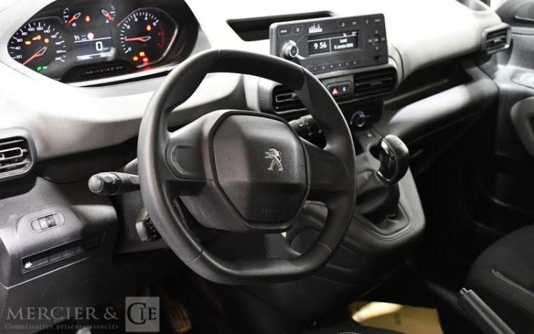 PEUGEOT RIFTER BLANC FC-881-XY