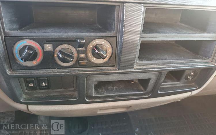 NISSAN NT400 CABSTAR 3,0 TD 16V 130 CV AVEC BENNE DIESEL – 71135 KMS – ANNEE 2019 BLANC FD-097-GH