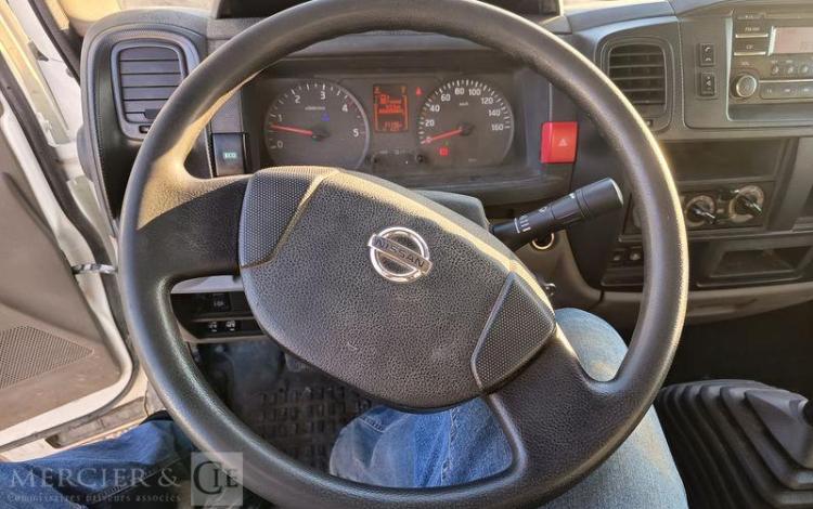 NISSAN NT400 CABSTAR 3,0 TD 16V 130 CV AVEC BENNE DIESEL – 71135 KMS – ANNEE 2019 BLANC FD-097-GH