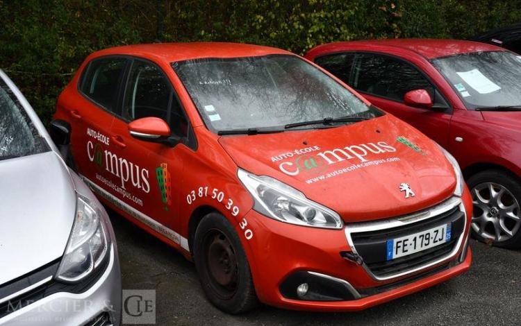 PEUGEOT 208 A,E ACTIVE vente à pro uniquement car obligation depedalage ORA FE-179-ZJ