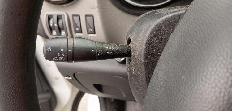 RENAULT TRAFIC III 1,6 DCI 16V ENERGY DIESEL AVEC NACELLE KLUBB K21 – 9 M – 1201 HEURES BLANC FG-256-YR