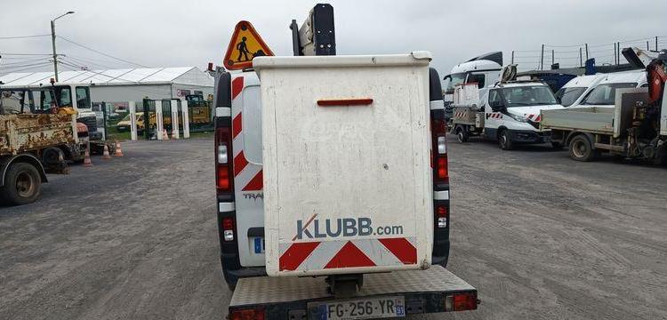 RENAULT TRAFIC III 1,6 DCI 16V ENERGY DIESEL AVEC NACELLE KLUBB K21 – 9 M – 1201 HEURES BLANC FG-256-YR