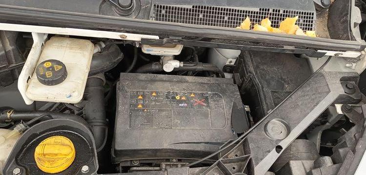 RENAULT TRAFIC III 1,6 DCI 16V ENERGY DIESEL AVEC NACELLE KLUBB K21 – 9 M – 1201 HEURES BLANC FG-256-YR