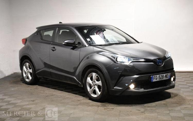 TOYOTA C-HR 1.8 HSD 122H 100 FULL-HYBRID DYNAMIC 4X2 E-CVT BVA GRIS FG-528-ME