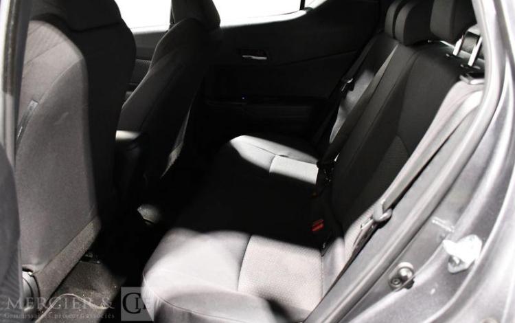 TOYOTA C-HR 1.8 HSD 122H 100 FULL-HYBRID DYNAMIC 4X2 E-CVT BVA GRIS FG-528-ME