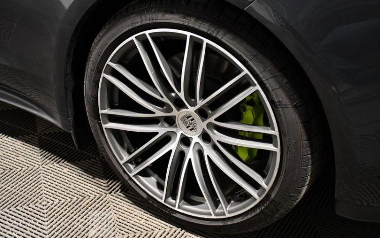 PORSCHE PANAMERA 4 E-HYBRID SPORT TURI GRIS FH-212-EV