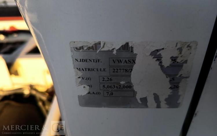 NISSAN NT400 CABSTAR 3,0 TD 16V 130 CV AVEC BENNE –  DIESEL – 66273 KMS – ANNEE 2019 BLANC FH-699-AZ