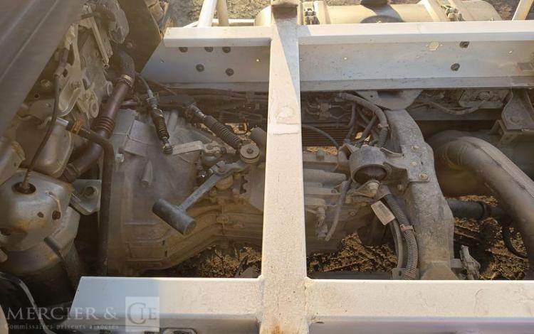 NISSAN NT400 CABSTAR 3,0 TD 16V 130 CV AVEC BENNE –  DIESEL – 66273 KMS – ANNEE 2019 BLANC FH-699-AZ