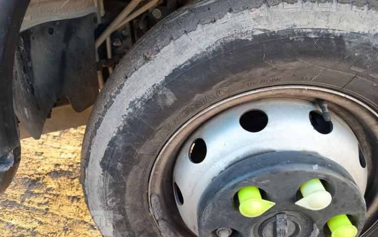 NISSAN NT400 CABSTAR 3,0 TD 16V 130 CV AVEC BENNE –  DIESEL – 66273 KMS – ANNEE 2019 BLANC FH-699-AZ