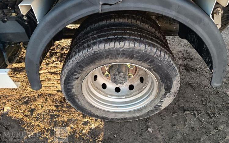 NISSAN NT400 CABSTAR 3,0 TD 16V 130 CV AVEC BENNE –  DIESEL – 66273 KMS – ANNEE 2019 BLANC FH-699-AZ