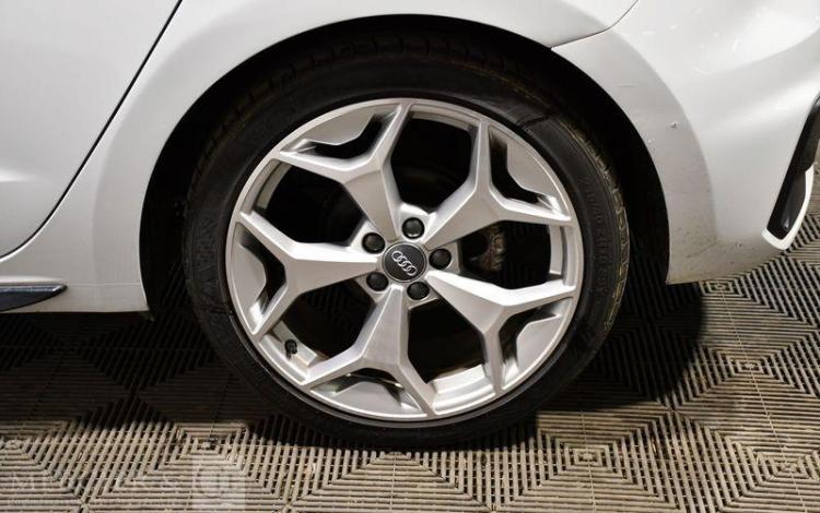 AUDI A1 SPORTBACK 35 1,5 TFSI 150CH SLINE BLANC FL-077-DY