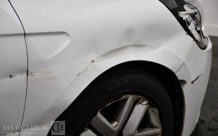 RENAULT CLIO ZEN TCE 100 BLANC FL-386-BT