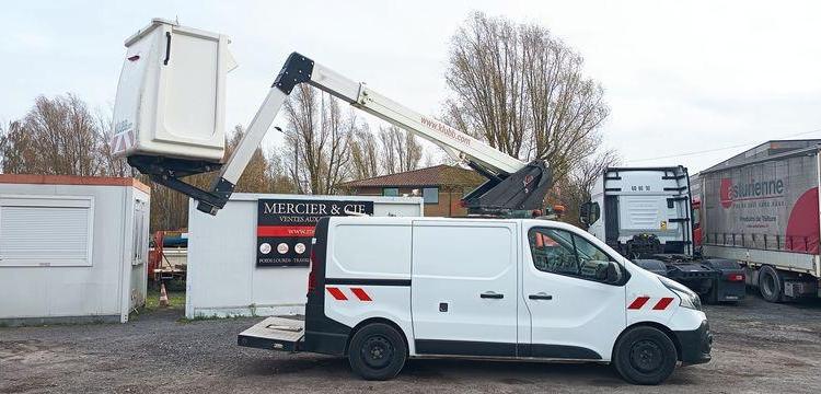 RENAULT TRAFIC 1,6DCI 120CV AVEC NACELLE KLUBB/K21 – 9M – 1138 HEURES  – ANNEE 2020 BLANC FN-131-ML