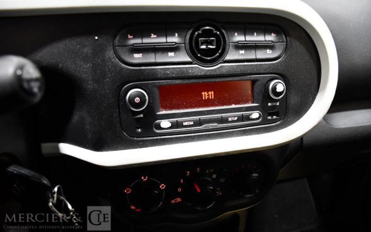 RENAULT TWINGO LIFE SCE 65 VERT FQ-084-AS