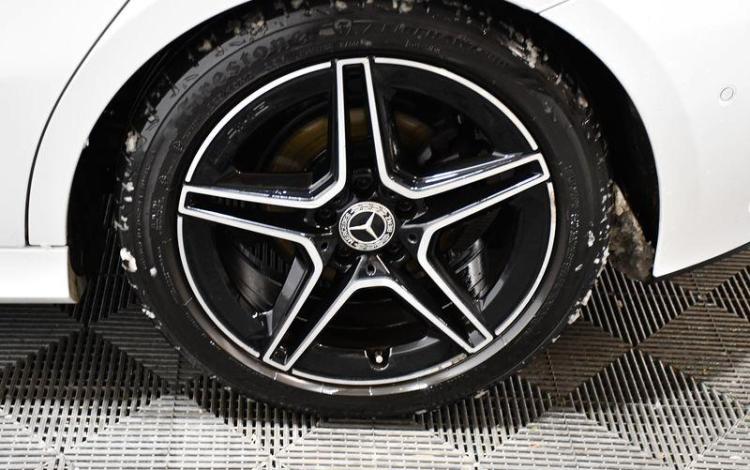 MERCEDES CLASSE A 1.3 180 135CH AMG LINE 7G-DCT BVA BLANC FQ-102-HX