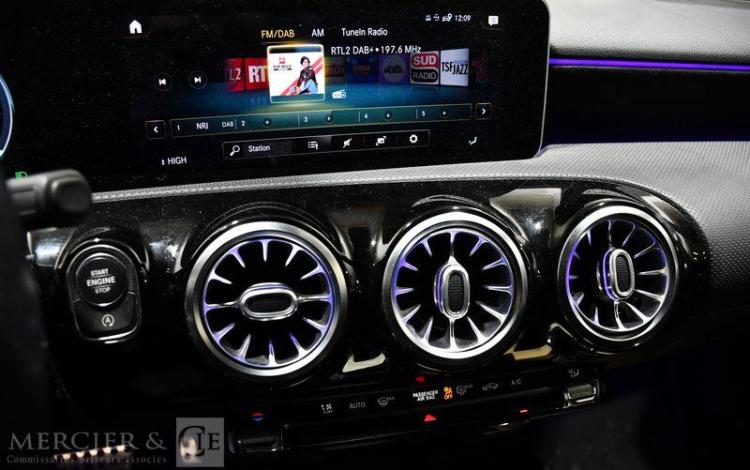 MERCEDES CLASSE A 1.3 180 135CH AMG LINE 7G-DCT BVA BLANC FQ-102-HX