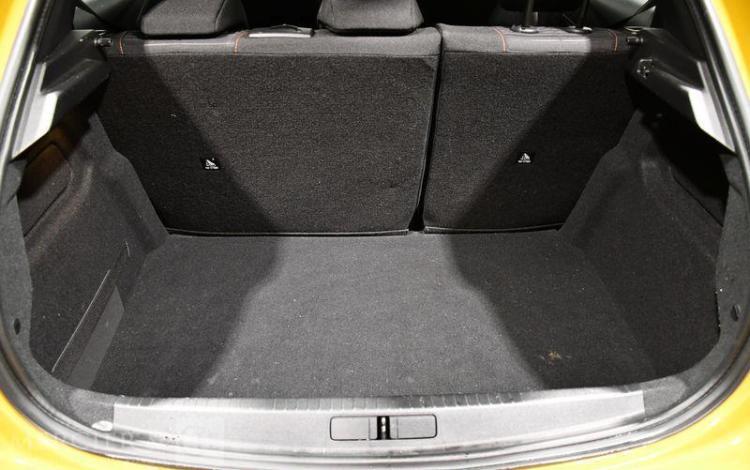 PEUGEOT 208 1,2 PURE TECH ACTIVE BUSINESS S&S JAUNE FQ-330-YB