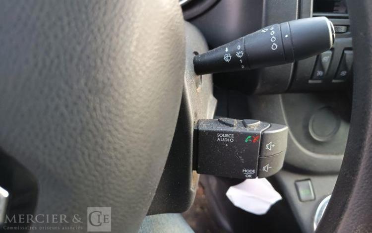 RENAULT TRAFIC 1.6 DCI 95 1T0 L1H1 GRAND-CONFORT 97292 KMS – ANNEE 2020 BLANC FR-824-RH