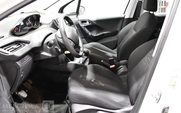 PEUGEOT 208 AFFAIRE 5P PREMIUM BLUE HDI BLANC FR-838-EE