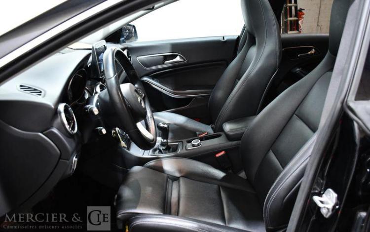 MERCEDES CLA SHOOTING BREAK CDI 200 NOIR FS-796-PT
