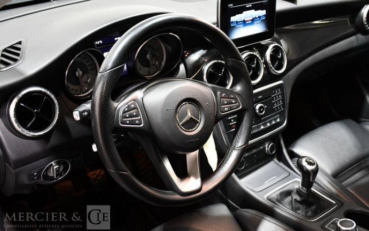 MERCEDES CLA SHOOTING BREAK CDI 200 NOIR FS-796-PT