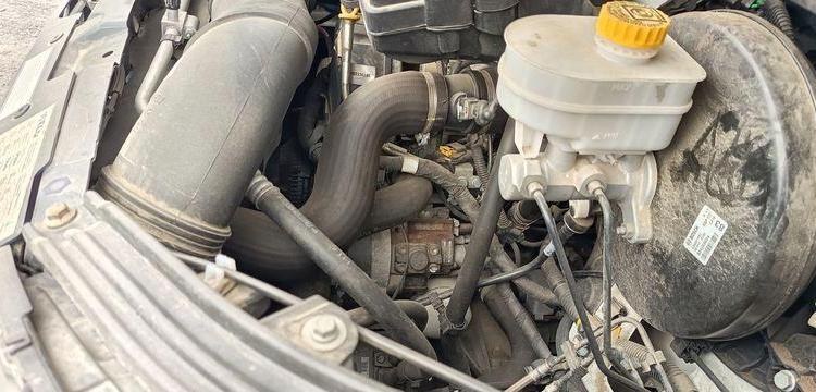 IVECO DAILY 35S14 AVEC NACELLE 141TLE – 12 M – 556 HEURES – 96199 KMS – ANNEE 2020 BLANC FT-458-RV