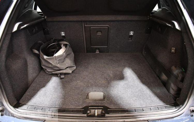 VOLVO XC40 T5 BUSINESS BLEU FT-816-EK