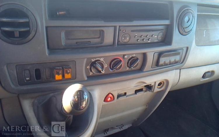 RENAULT MASTER 2.5 DCI 100 35 L2H2 CONFORT BLEU FW-252-XN