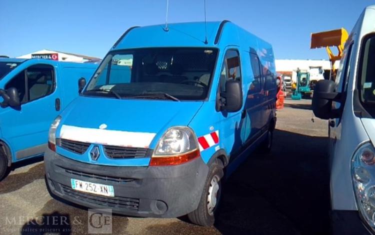 RENAULT MASTER 2.5 DCI 100 35 L2H2 CONFORT BLEU FW-252-XN