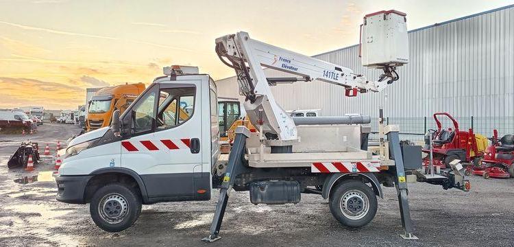 IVECO DAILY 35S14H AVEC NACELLE FRANCE ELEVATEUR 141 TLE – 12M – 344 HEURES- AN 2020 BLANC FW-805-AX