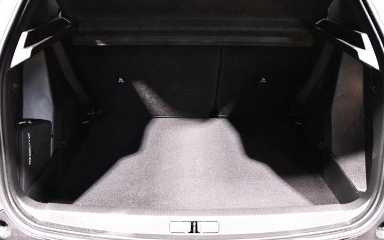 PEUGEOT 2008 ALLURE PURETECH 100 BLANC FX-473-WL