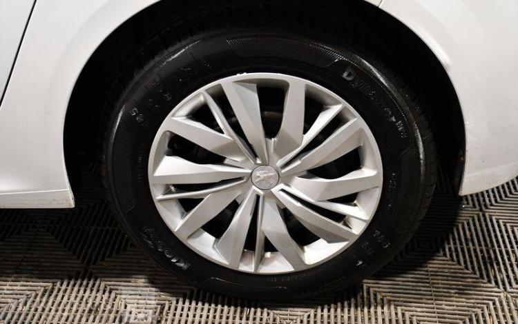 PEUGEOT 208 STE 1,6 BLUE HDI 100 PREMIUM PACK BLANC FZ-500-FH