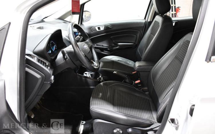 FORD ECOSPORT TITANIUM BLANC GA-733-CC